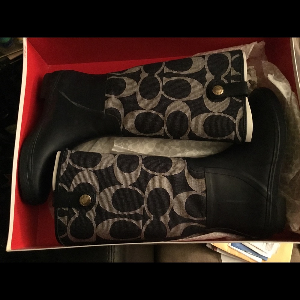 Women rain boots